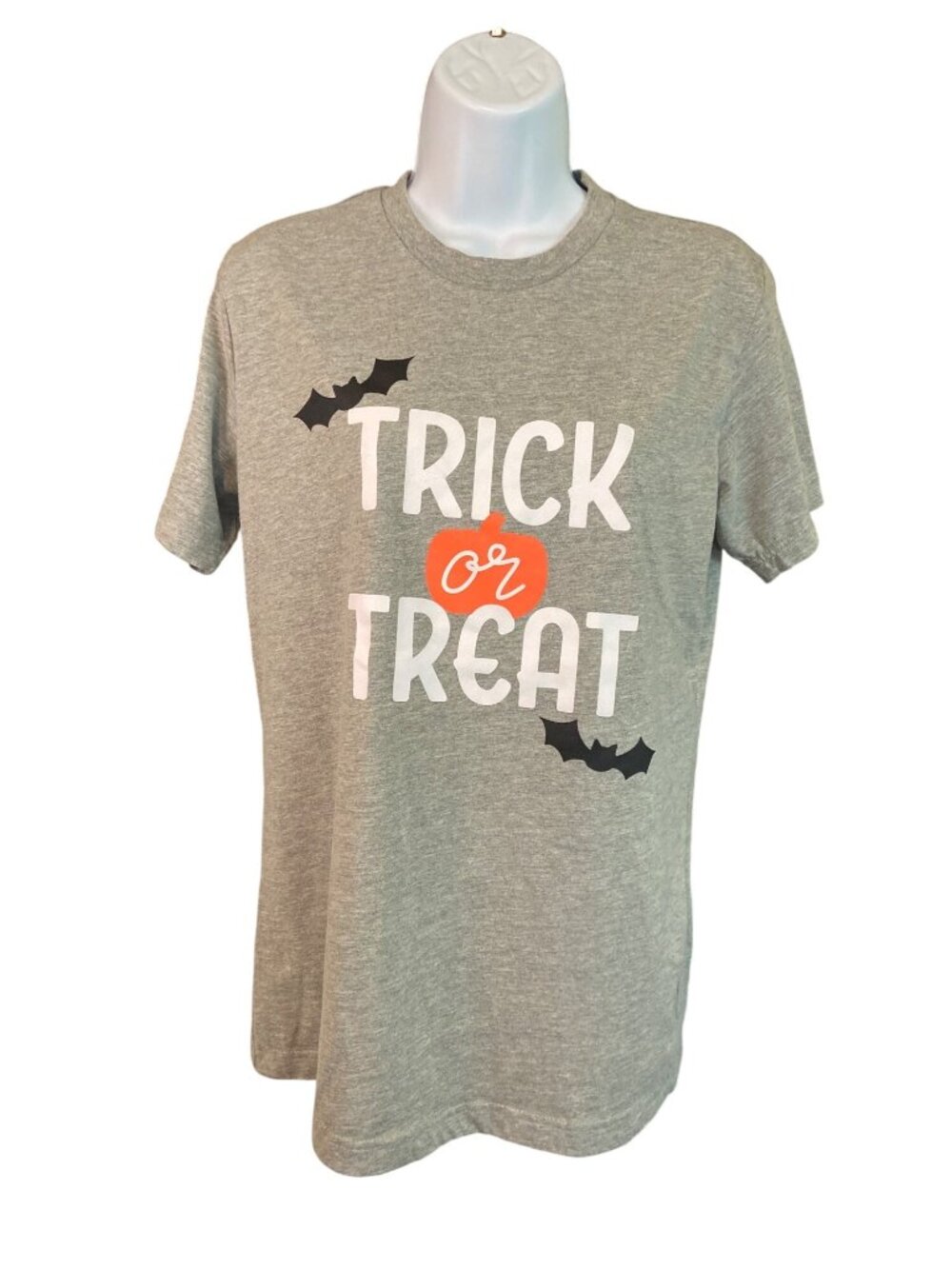 Celebrate It Halloween Trick or Treat Graphic T-Shirt Adult M Gray Spooky